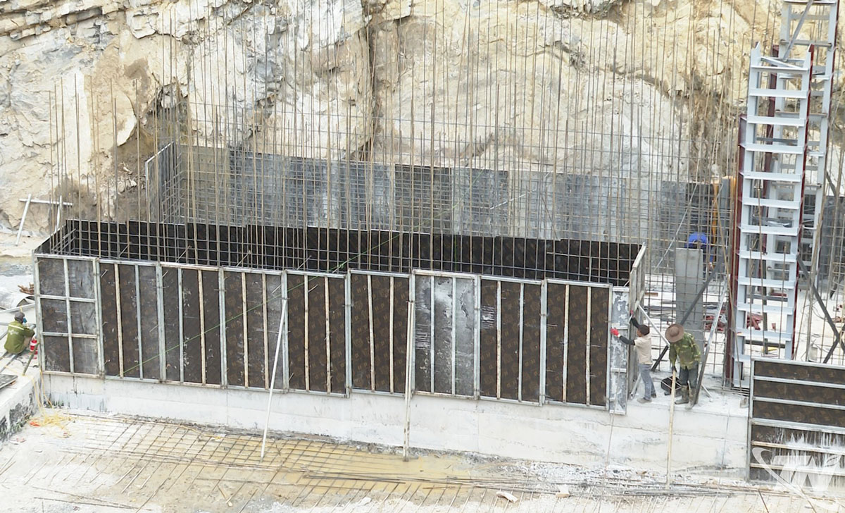 Nhà máy thủy điện Nậm Cắt 2 đang được gấp rút hoàn thiện, hứa hẹn bổ sung nguồn điện cho địa phương.