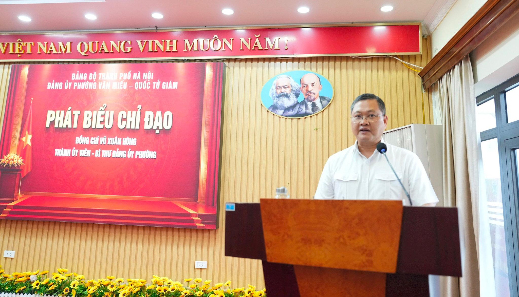 Bí thư Đảng ủy phường Vũ Xuân Hùng phát biểu chỉ đạo tại hội nghị. Ảnh: An Quyên