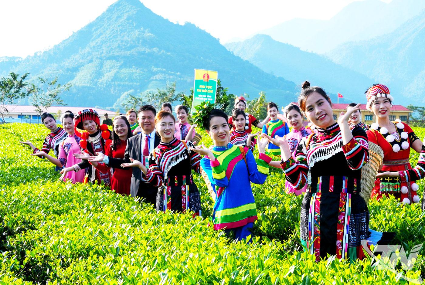 Phát triển ngành chè trong giai đoạn tới không chỉ dừng ở sản xuất mà cần gắn với xây dựng thương hiệu, phát triển du lịch và khai thác các giá trị văn hóa của trà.