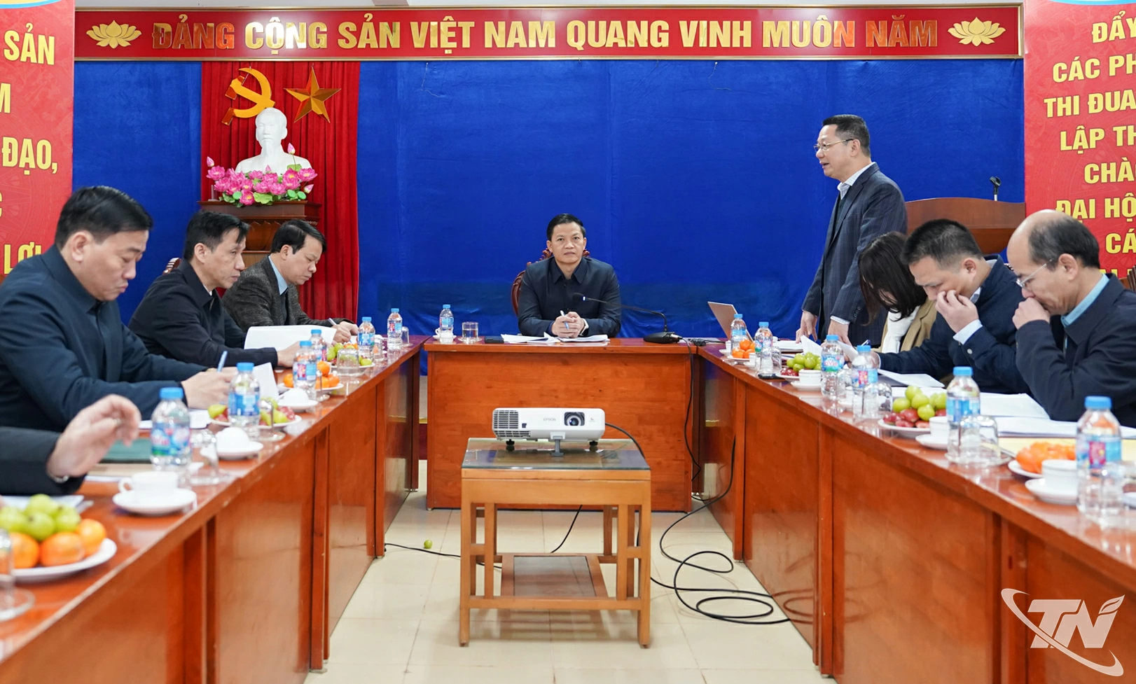 Đồng chí Chủ tịch UBND tỉnh Vương Quốc Tuấn làm với Công ty TNHH MTV Thoát nước và Phát triển hạ tầng đô thị Thái Nguyên và các sở, ngành, địa phương liên quan.