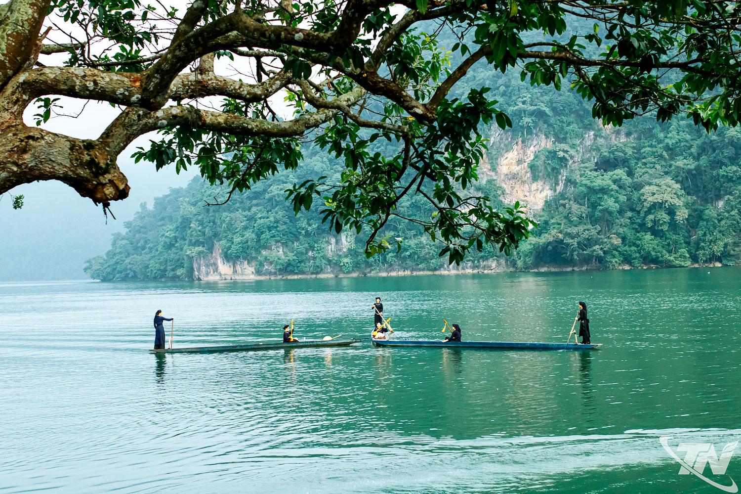 Hồ Ba Bể là một trong những điểm đến lý tưởng được nhiều du khách lựa chọn khi đến Thái Nguyên.