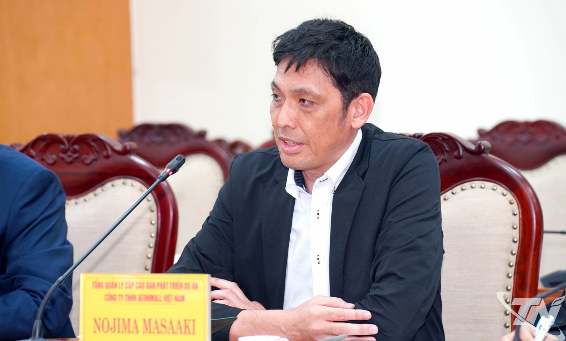 Đại diện AEONMALL phát biểu tại buổi làm việc.