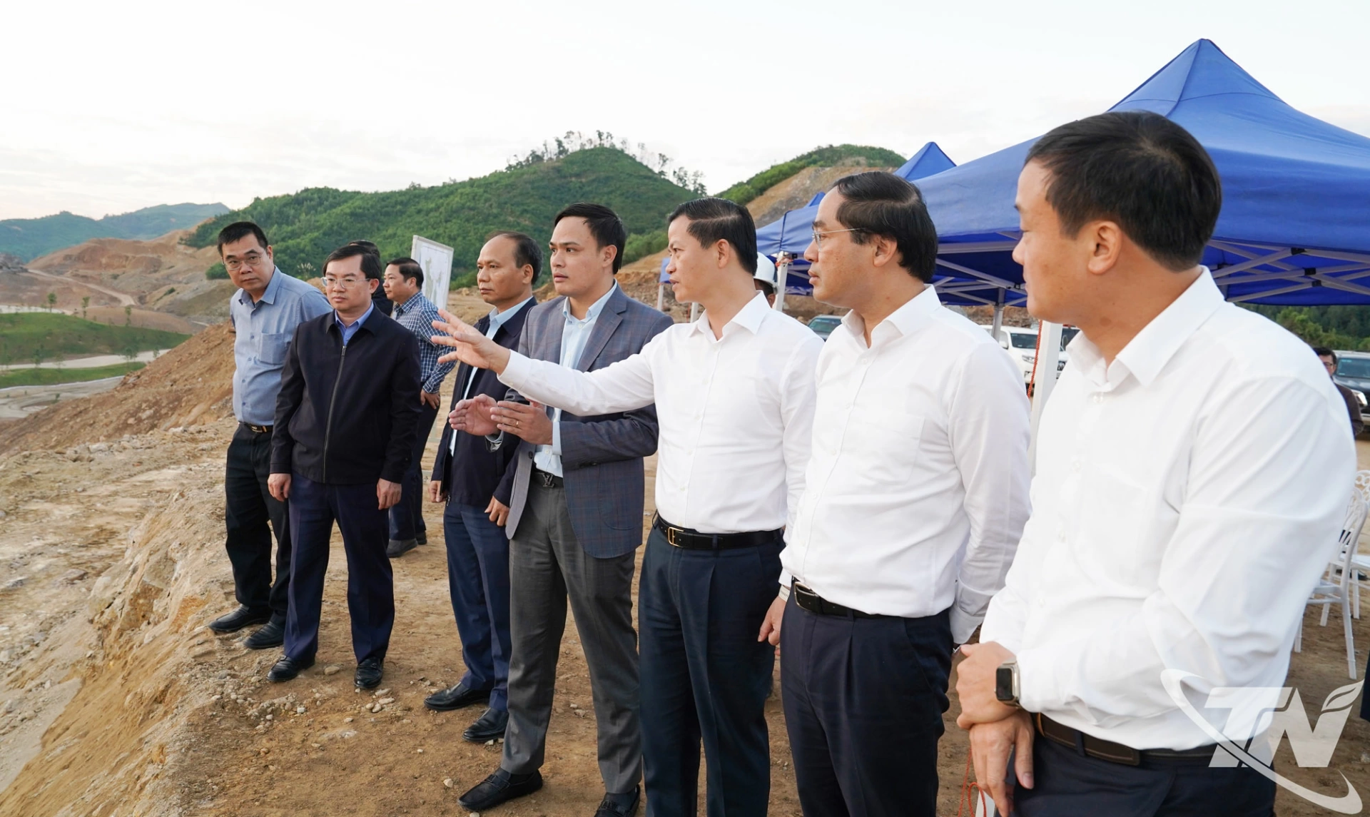 Các đồng chí lãnh đạo tỉnh kiểm tra Dự án Khu thể thao sân golf Tân Thái.