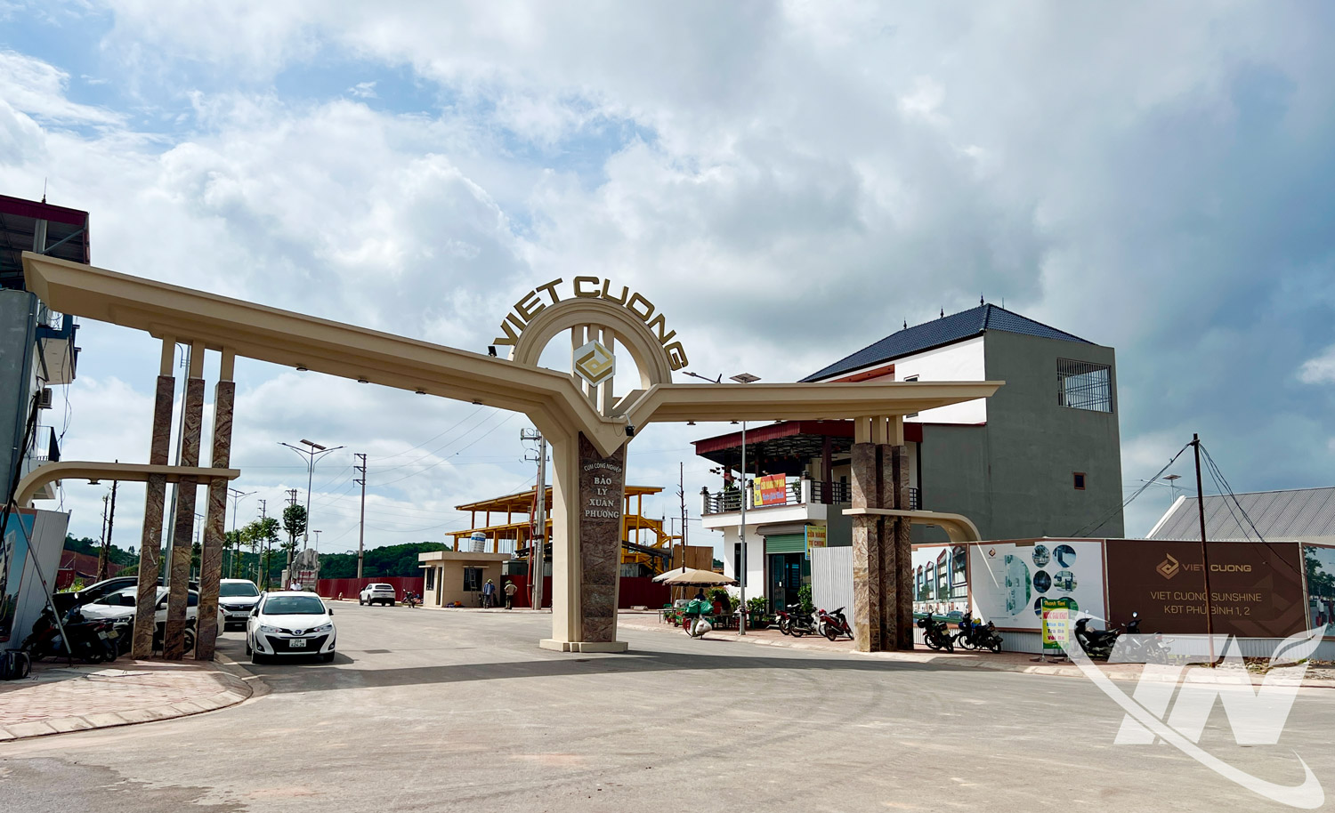 To&agrave;n tỉnh sau s&aacute;p nhập c&oacute; 68 cụm c&ocirc;ng nghiệp với tổng diện t&iacute;ch 2.743ha. Đến nay, 40 cụm đ&atilde; được th&agrave;nh lập, 16 cụm đi v&agrave;o hoạt động, thu h&uacute;t 101 dự &aacute;n.