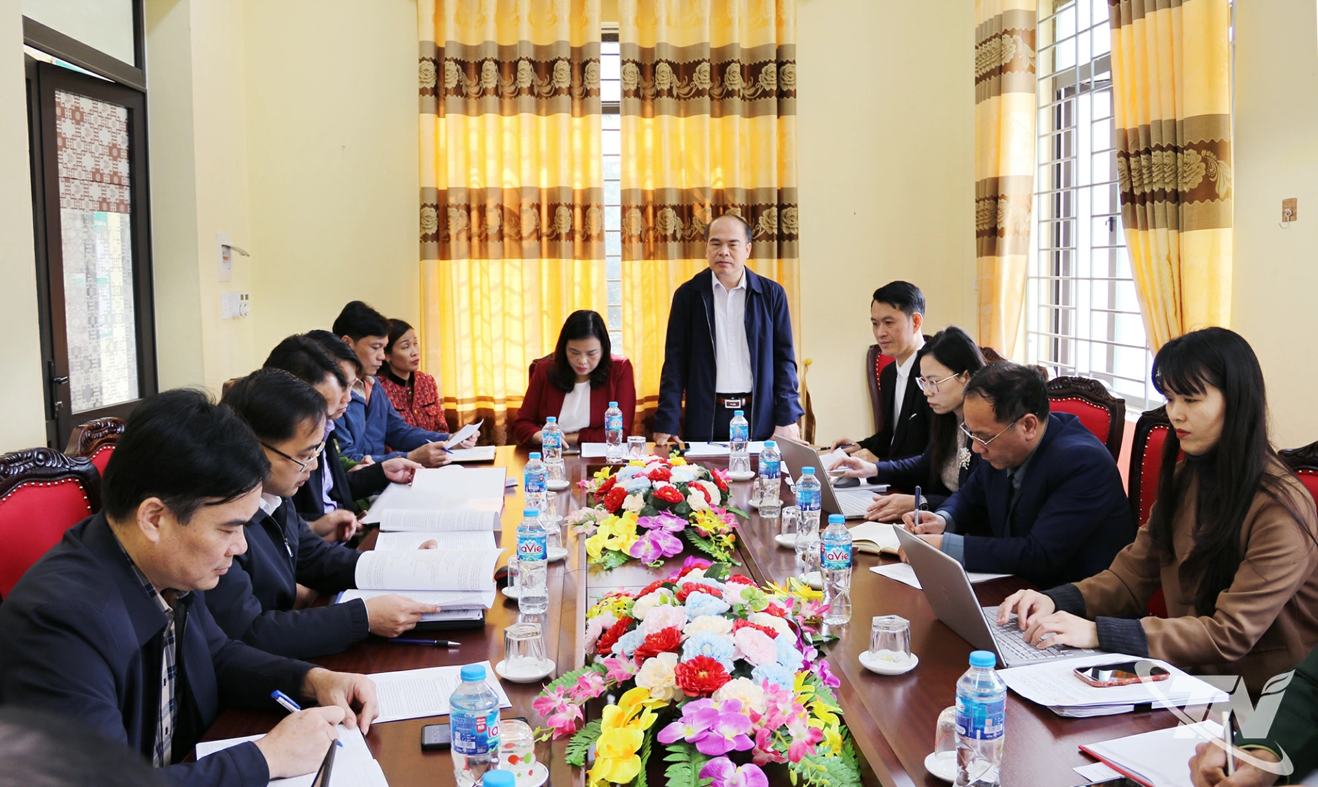 Đoàn công tác làm việc với lãnh đạo xã Đồng Phúc.