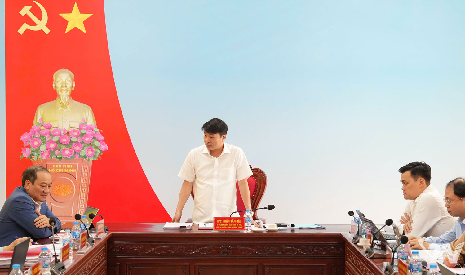 Đoàn giám sát của Ban Thường vụ Tỉnh ủy giám sát chuyên đề đối với Đảng ủy phường Tích Lương.