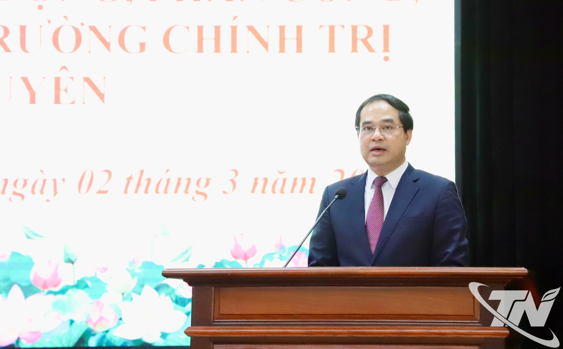 Đồng chí Bí thư Tỉnh ủy Trịnh Xuân Trường phát biểu giao nhiệm vụ.