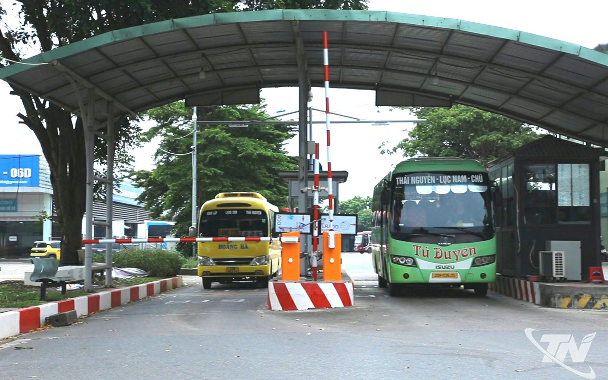 Hệ thống thu phí không dừng có dán thẻ ETC tại cổng ra Bến xe khách trung tâm Thái Nguyên đem lại nhiều tiện ích.