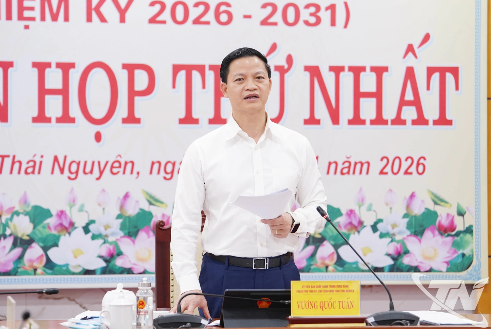Đồng chí Chủ tịch UBND tỉnh Vương Quốc Tuấn phát biểu kết luận Phiên họp.