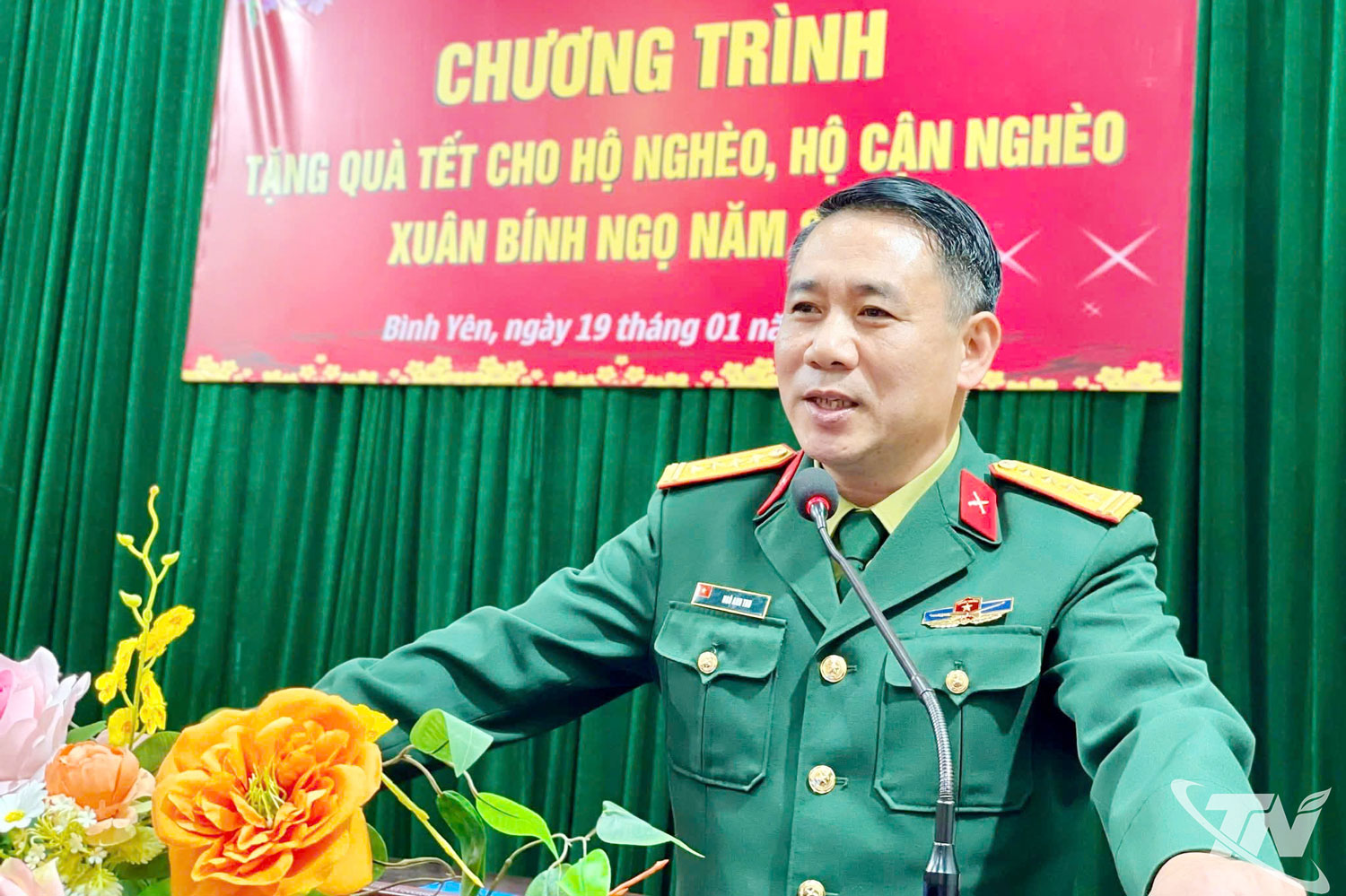Đại t&aacute; Ng&ocirc; Anh Thu, Ph&oacute; Tổng Bi&ecirc;n tập B&aacute;o Qu&acirc;n đội nh&acirc;n d&acirc;n ph&aacute;t biểu tại chương tr&igrave;nh.