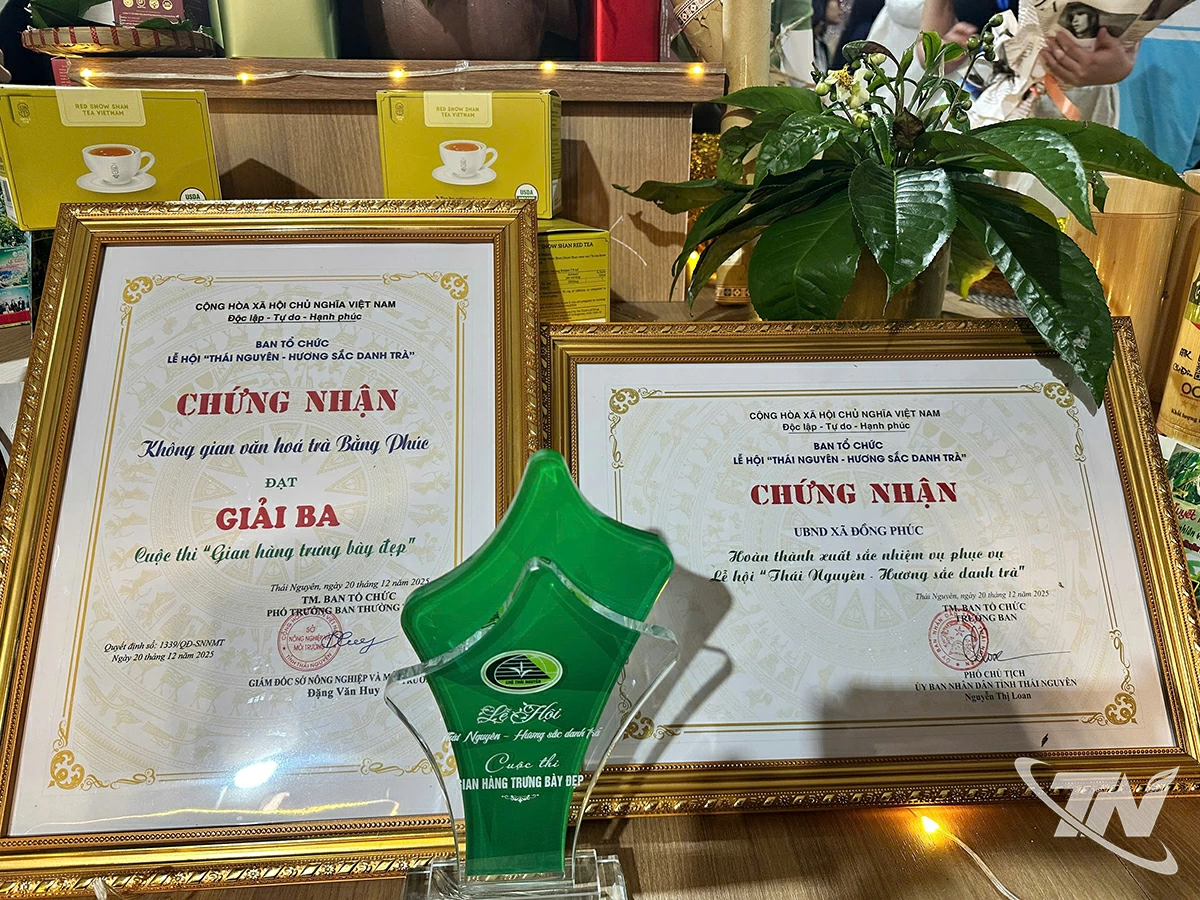 UBND xã Đồng Phúc cũng được khen thưởng vì hoàn thành xuất sắc nhiệm vụ phục vụ Lễ hội.