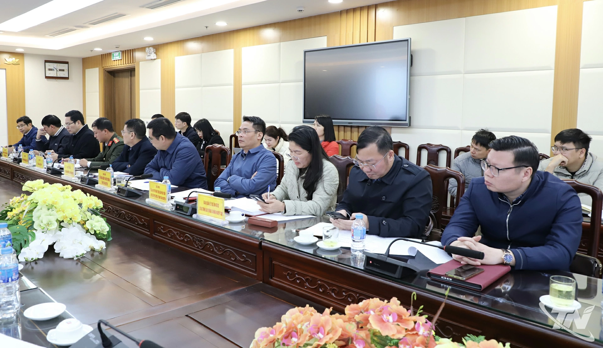 Các đại biểu tham dự tại buổi kiểm tra.