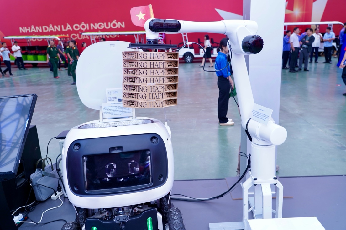 Robot, máy bay không người lái "Make in Viet Nam" gây ấn tượng tại triển lãm của Bộ Khoa học và Công nghệ- Ảnh 9.