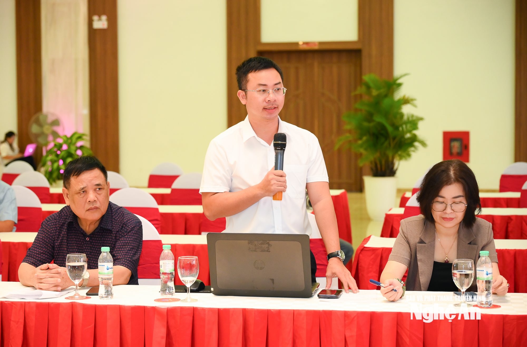 Họp báo trước đại hội-7