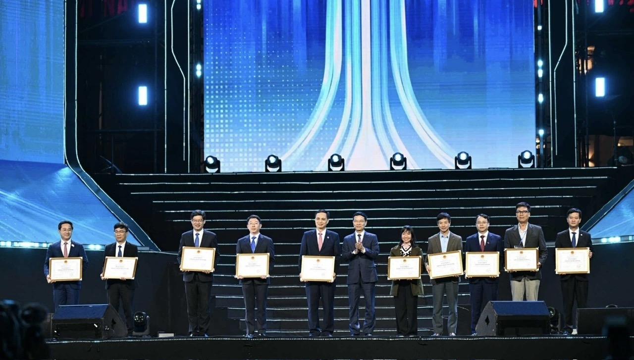 Vinh danh 10 địa phương tiêu biểu phát triển hệ sinh thái khởi nghiệp sáng tạo- Ảnh 1. Vinh danh 10 địa phương tiêu biểu phát triển hệ sinh thái khởi nghiệp sáng tạo- Ảnh 1.