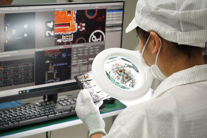 Ph&acirc;n cấp thực hiện thủ tục chứng nhận doanh nghiệp v&agrave; cơ sở ươm tạo c&ocirc;ng nghệ cao - Ảnh 1.