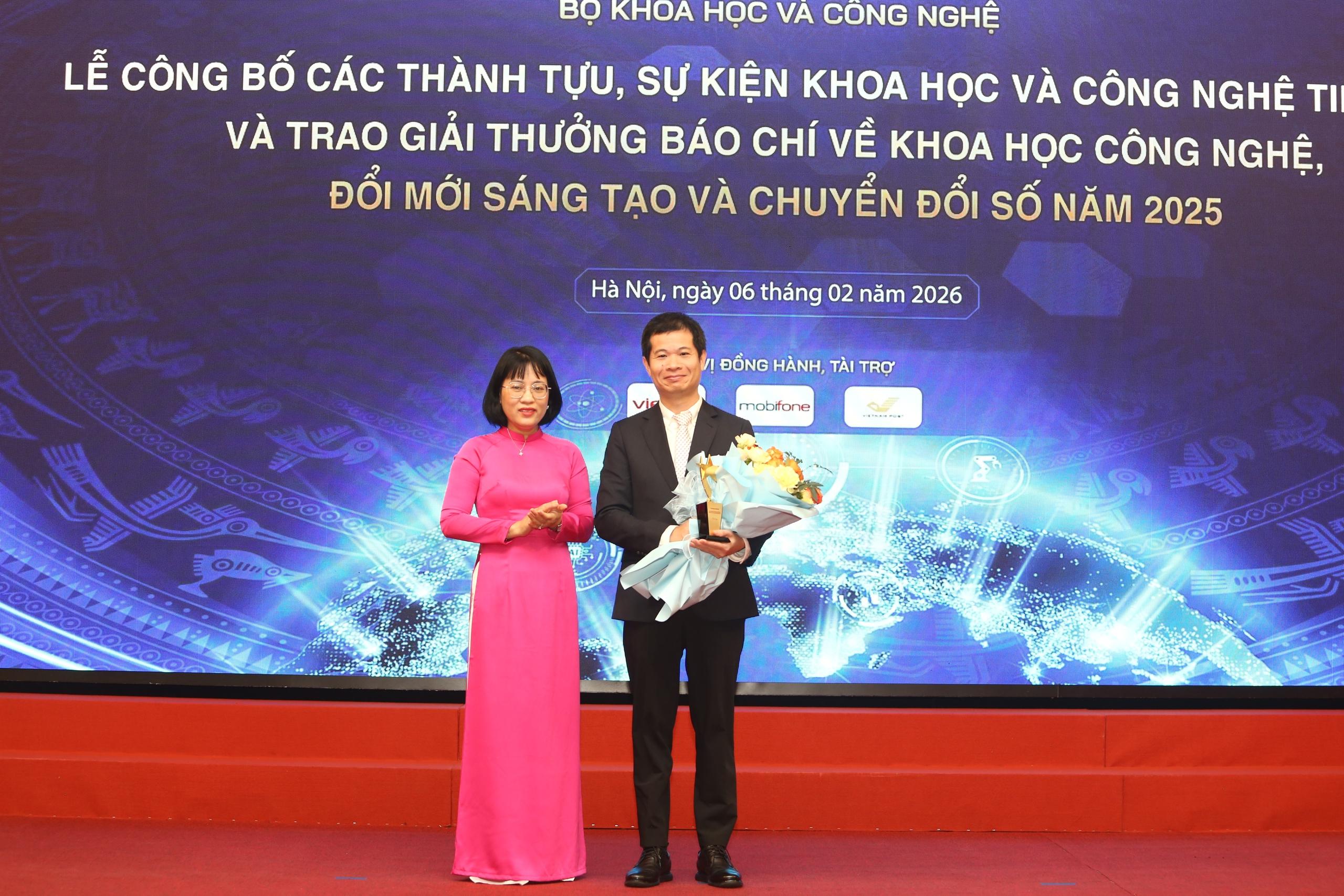 Vinh danh t&aacute;c giả, t&aacute;c phẩm đoạt Giải thưởng b&aacute;o ch&iacute; về KH&CN- Ảnh 6.