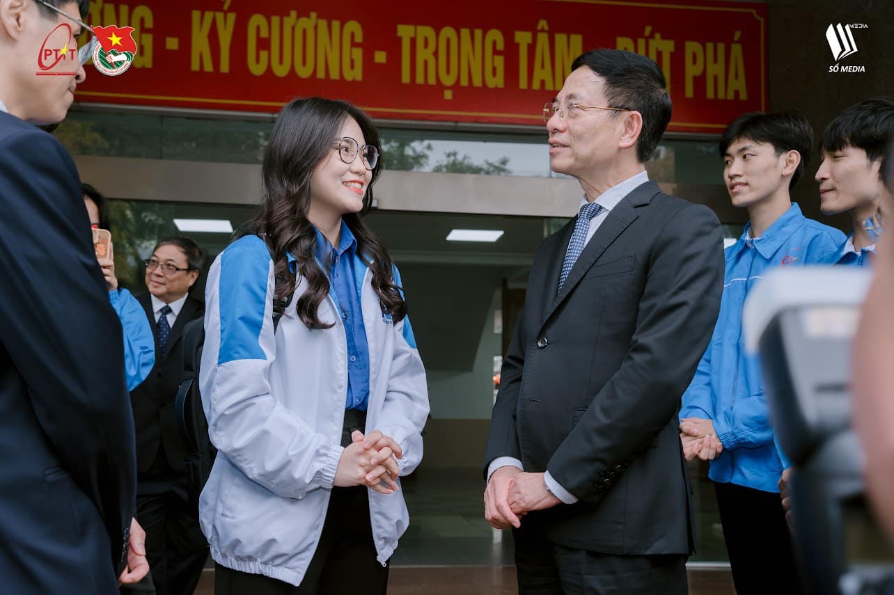 Hai thủ khoa PTIT: Khát vọng tiên phong của thế hệ vàng trong kỷ nguyên số - Ảnh 4.