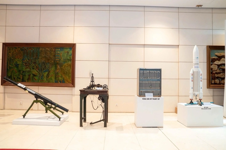 Hơn một vạn liệt sĩ ngành Bưu điện và Khoa học Công nghệ và những hiện vật làm nên dòng chảy lịch sử - Ảnh 2.