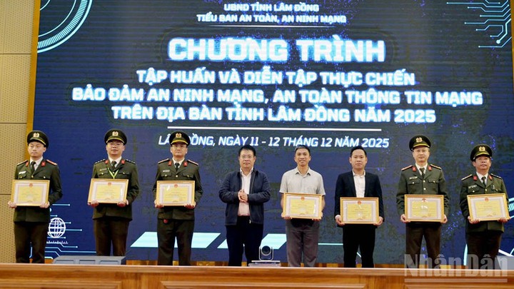 Lâm Đồng: Bảo đảm an ninh mạng, an toàn thông tin là nhiệm vụ thường xuyên - Ảnh 4.
