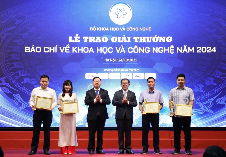 Thứ trưởng Bộ KH&CN Bùi Hoàng Phương: “Báo chí KH&CN là cầu nối giữa chính sách và thực tiễn” - Ảnh 6.