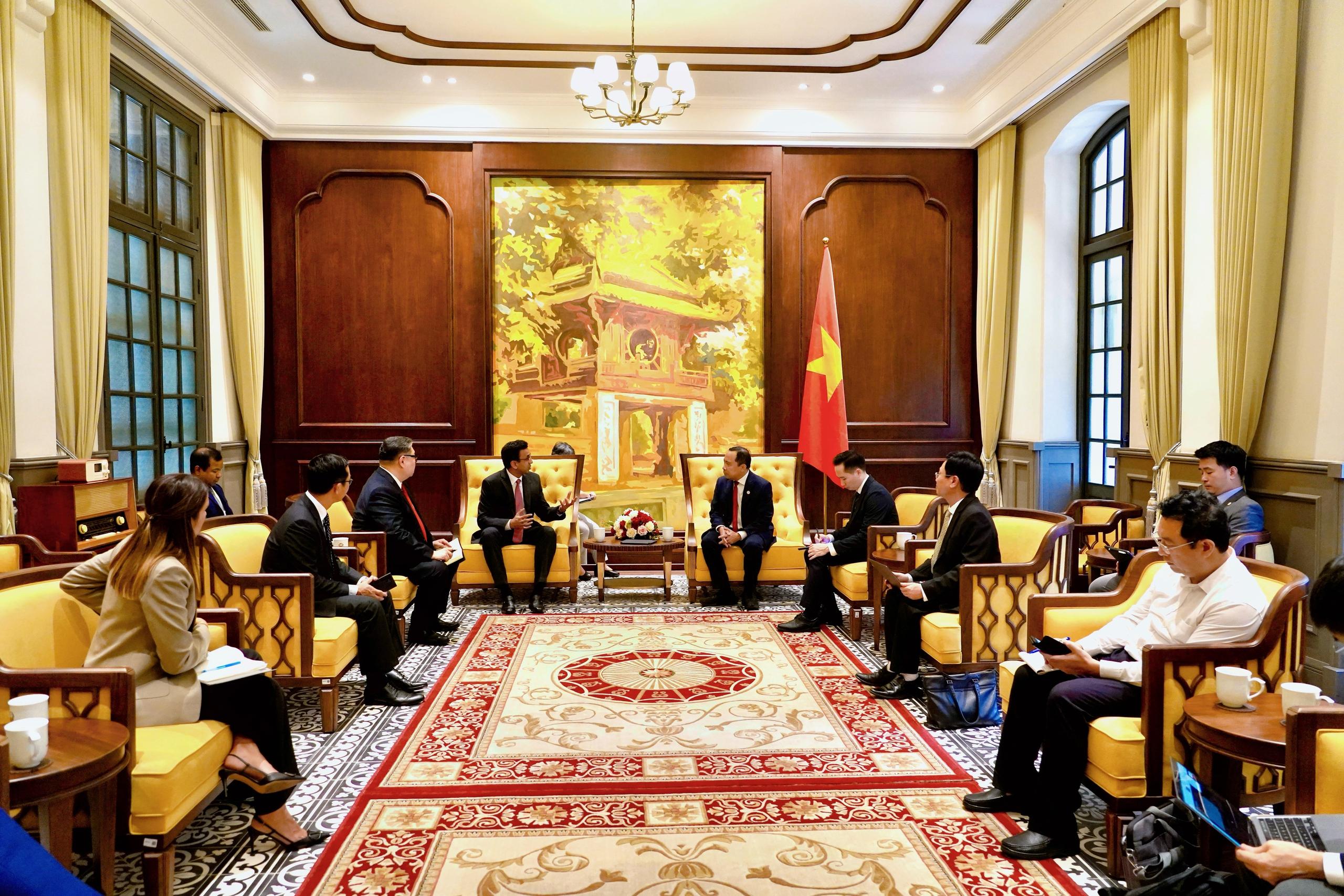 Bộ KH&CN và Qualcomm tăng cường hợp tác phát triển công nghệ cao, AI và bán dẫn- Ảnh 2. Bộ KH&CN và Qualcomm tăng cường hợp tác phát triển công nghệ cao, AI và bán dẫn- Ảnh 2.