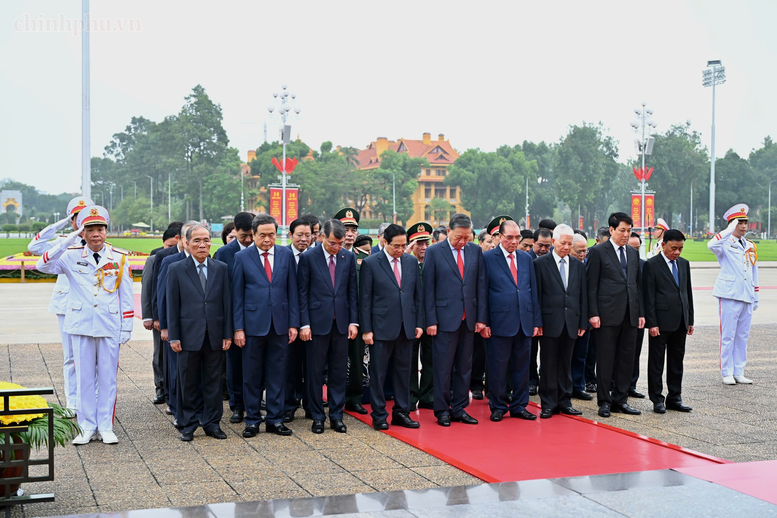 81 năm Quốc khánh: Lãnh đạo Đảng, Nhà nước vào Lăng viếng Chủ tịch Hồ Chí Minh- Ảnh 2.