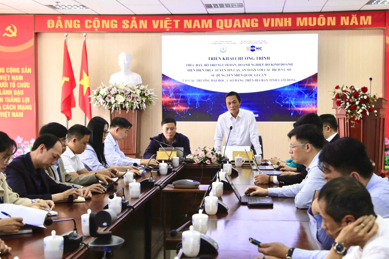 VNNIC và Lâm Đồng bắt tay thúc đẩy chuyển đổi số bằng tài nguyên Internet - Ảnh 4.