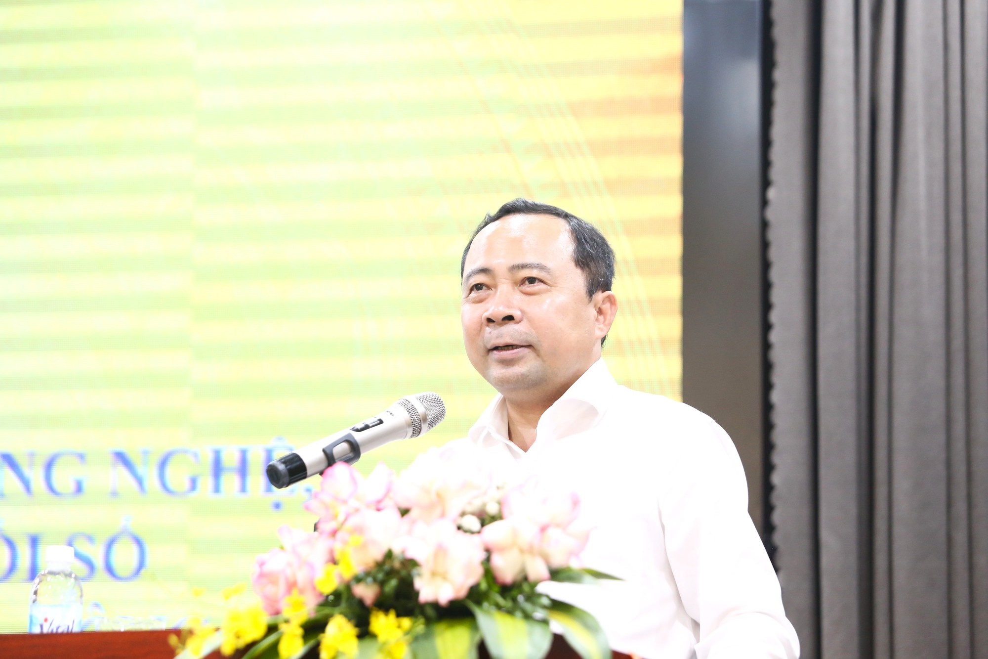 Thúc đẩy chuyển đổi số, phát triển kinh tế số và trí tuệ nhân tạo: Kiến tạo Việt Nam hùng cường trong kỷ nguyên số- Ảnh 2. Thúc đẩy chuyển đổi số, phát triển kinh tế số và trí tuệ nhân tạo: Kiến tạo Việt Nam hùng cường trong kỷ nguyên số- Ảnh 2.