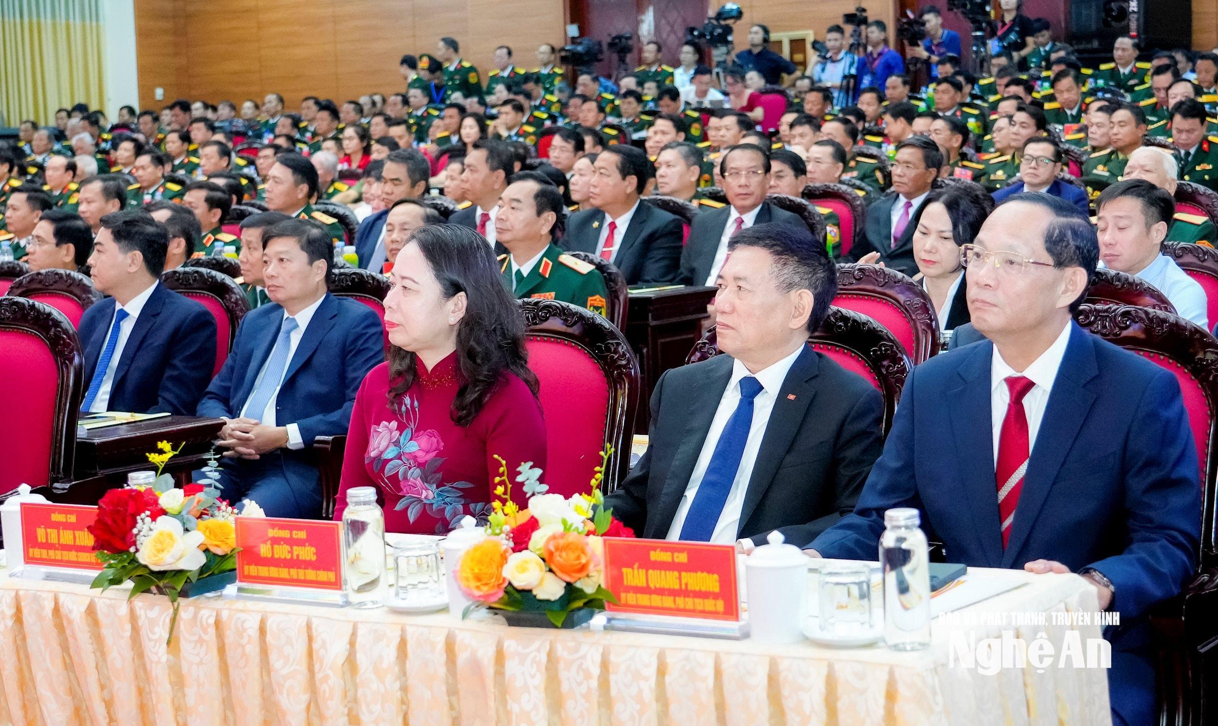 Các đại biểu Trung ương, tỉnh Nghệ An tham dự lễ kỷ niệm. Ảnh: Phạm Bằng