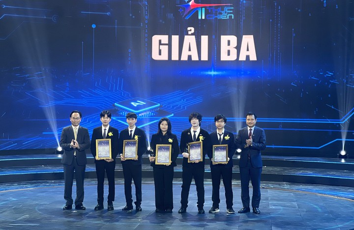 Trao Giải thưởng Cuộc thi &ldquo;AI Thực chiến 2025&rdquo;: Tr&iacute; tuệ Việt - Kiến tạo tương lai số- Ảnh 3.