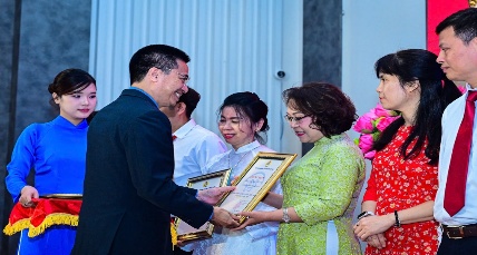 Công đoàn KH&CN tôn vinh 25 tập thể và 167 cá nhân điển hình tiên tiến giai đoạn 2020 - 2025 - Ảnh 3.