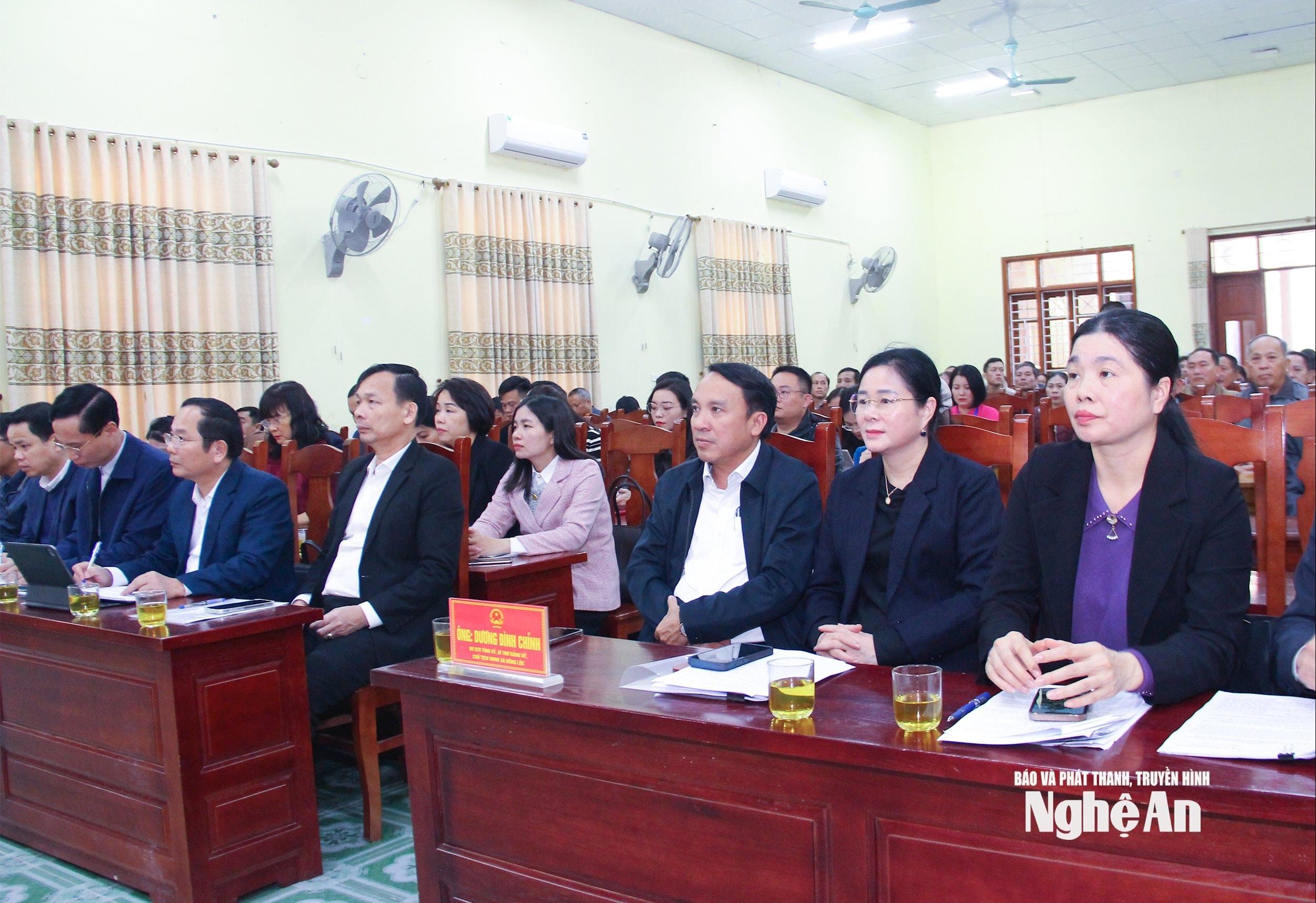 Đại biểu HĐND tỉnh và lãnh đạo các sở, ngành, địa phương