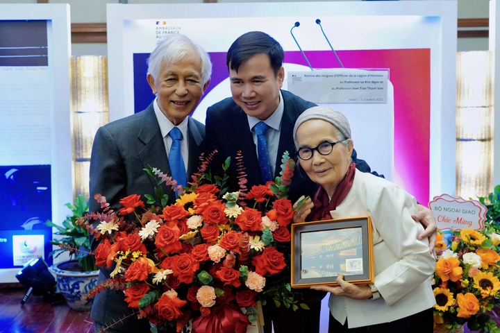 Thứ trưởng Bùi Thế Duy dự Lễ trao Huân chương Bắc đẩu Bội tinh bậc Sĩ quan cho vợ chồng Giáo sư Trần Thanh Vân và Lê Kim Ngọc - Ảnh 4.