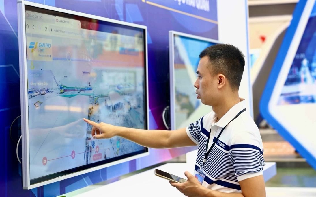 Robot, máy bay không người lái "Make in Viet Nam" gây ấn tượng tại triển lãm của Bộ Khoa học và Công nghệ- Ảnh 10.