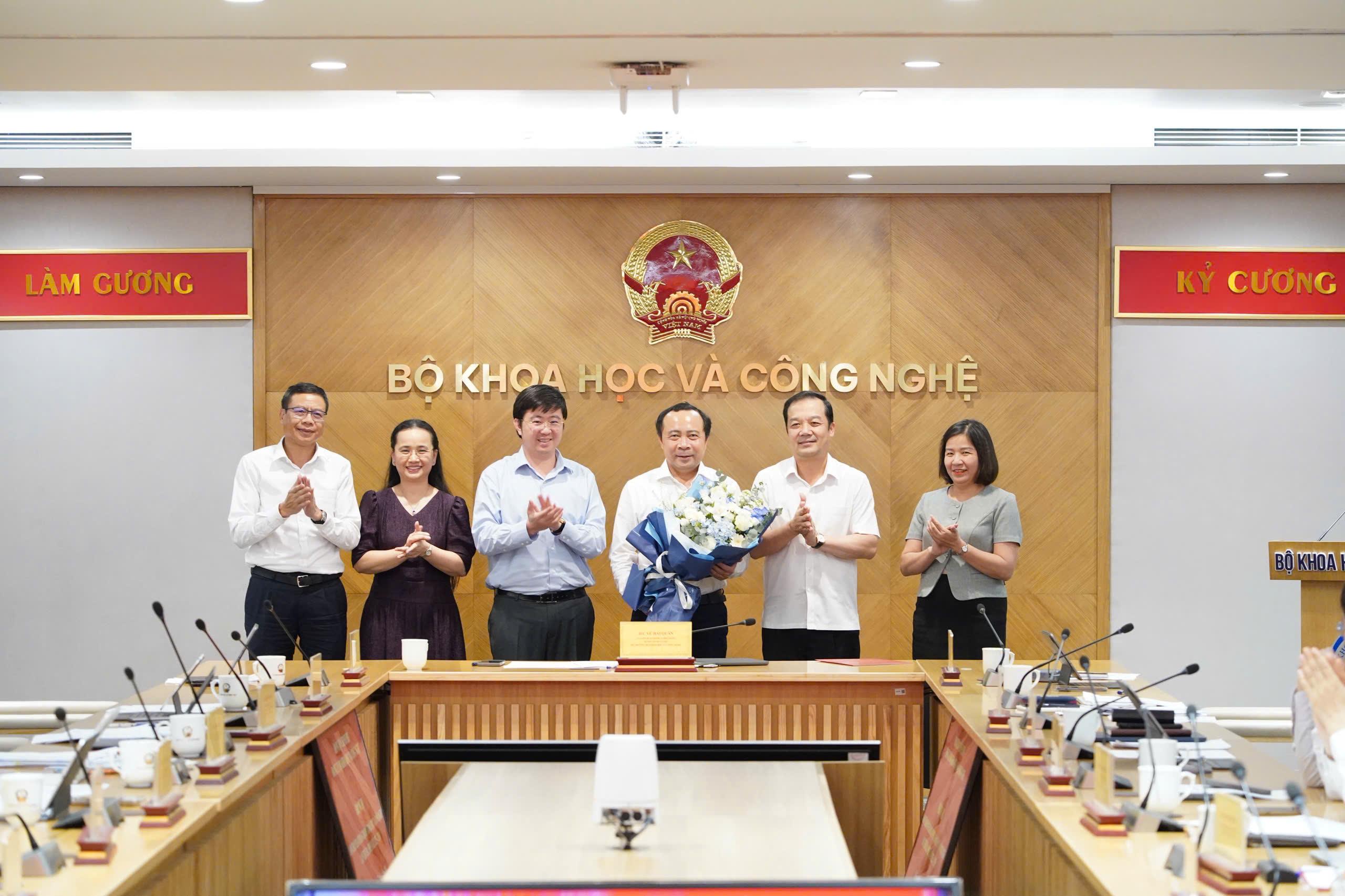 Đảng bộ Bộ KH&CN: Tháo gỡ “điểm nghẽn”, thúc đẩy chuyển đổi số - Ảnh 2.