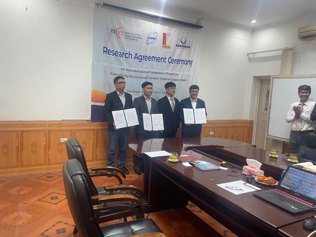 Đẩy mạnh hợp t&aacute;c nghi&ecirc;n cứu khoa học về vật liệu mới- Ảnh 3.