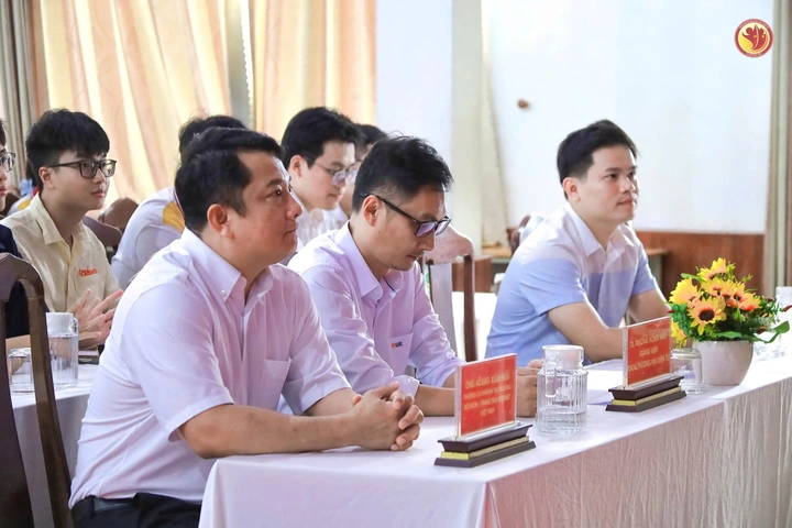 GEN Z BÙNG NỔ SÁNG TẠO TẠI CUỘC THI “HÀNH TRÌNH THỐNG NHẤT 2025” – “.VN” LÊN NGÔI TỰ HÀO DÂN TỘC - Ảnh 5.