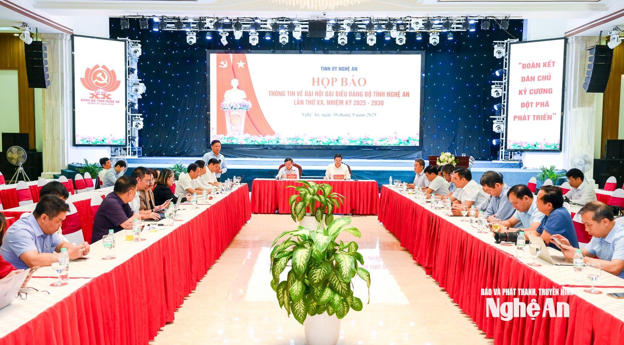 Họp báo trước đại hội-14