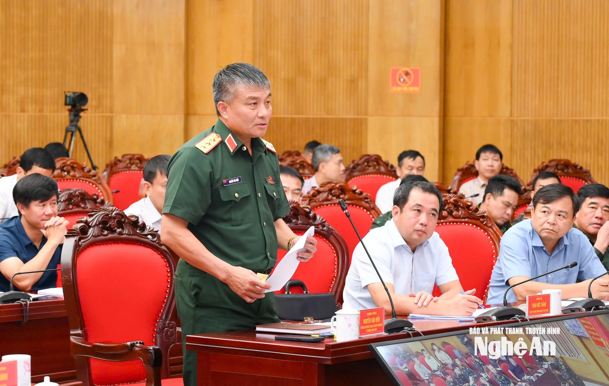 Thượng tướng Nguyễn Văn Hiền - Thứ trưởng Bộ Quốc phòng phát biểu tại cuộc làm việc. Ảnh: Thành Cường