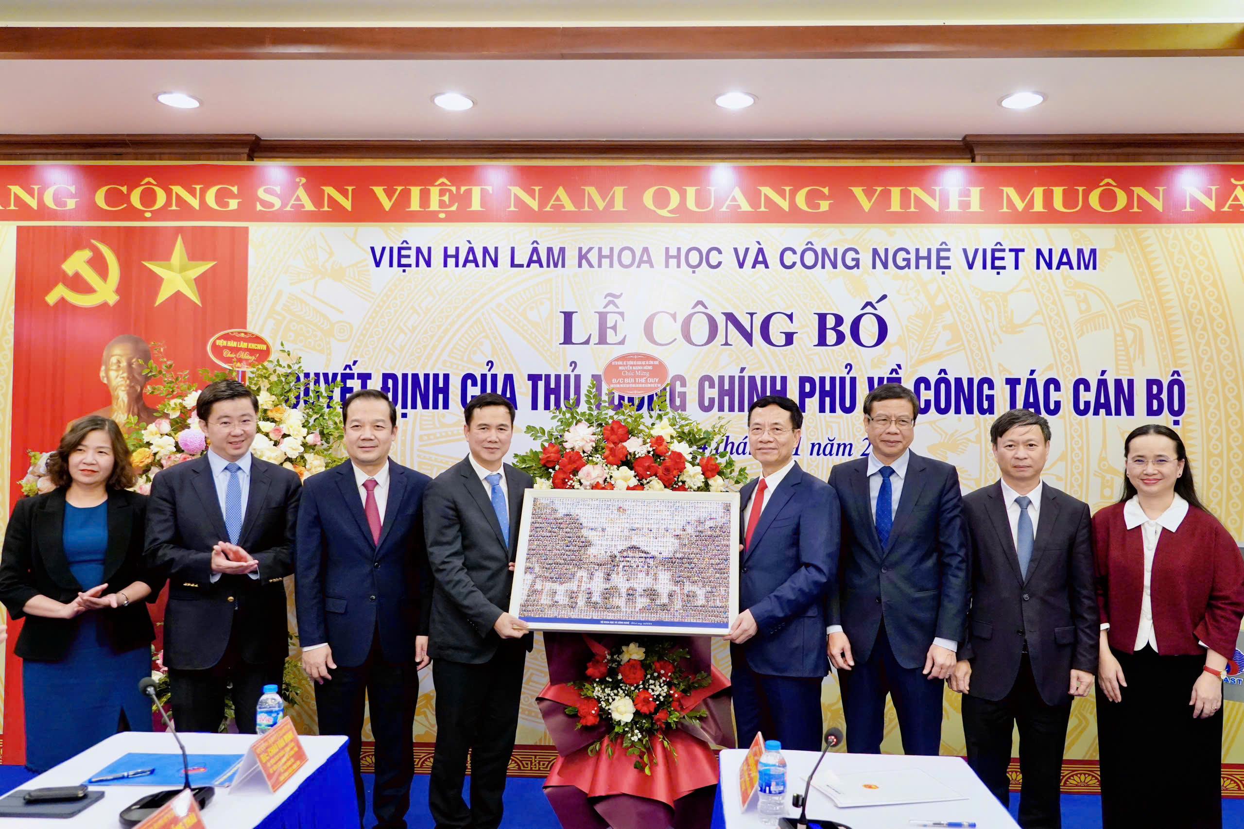 C&ocirc;ng bố Quyết định của Thủ tướng Ch&iacute;nh phủ bổ nhiệm Ph&oacute; Chủ tịch Viện H&agrave;n l&acirc;m KH&CN Việt Nam- Ảnh 4.