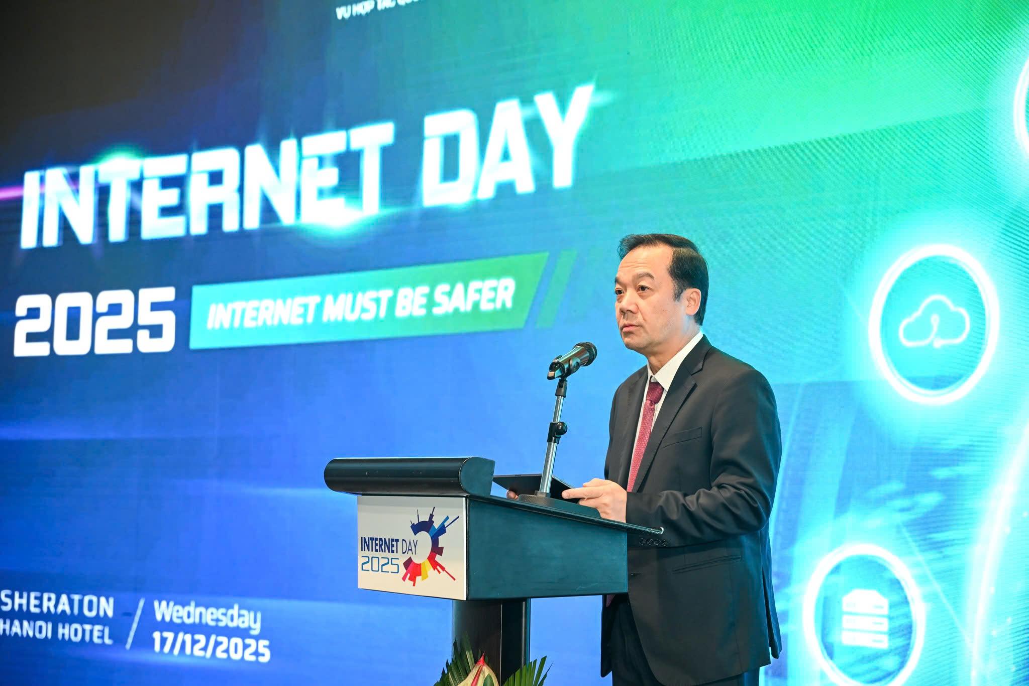 Internet Day 2025: “Không gian số tin cậy” trong kỷ nguyên AI bùng nổ- Ảnh 4. Internet Day 2025: “Không gian số tin cậy” trong kỷ nguyên AI bùng nổ- Ảnh 4.