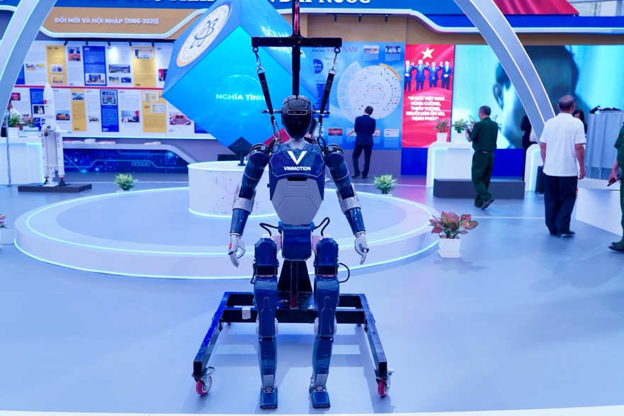Robot, máy bay không người lái "Make in Viet Nam" gây ấn tượng tại triển lãm của Bộ Khoa học và Công nghệ- Ảnh 2.
