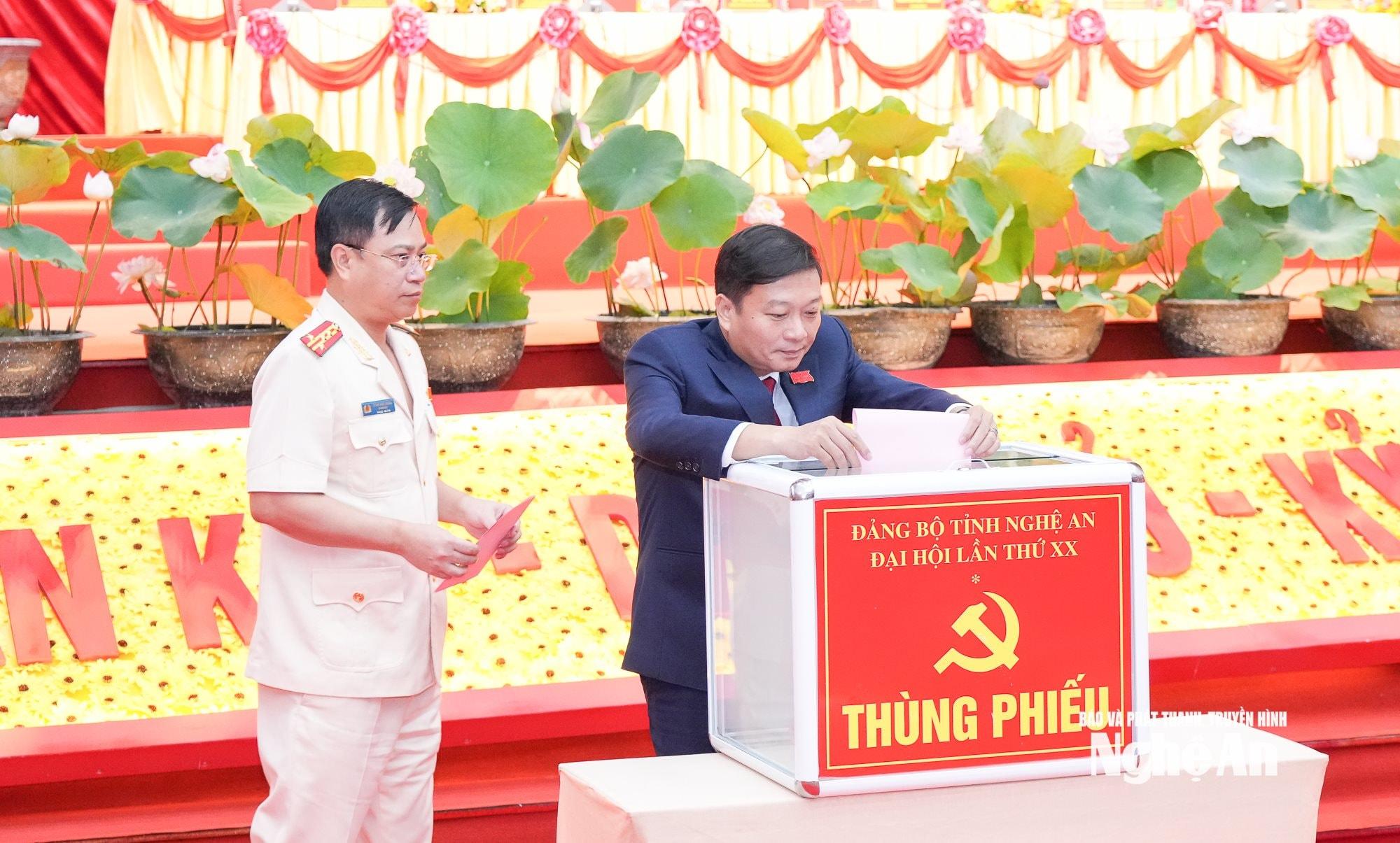 Đại hội Đảng - bỏ phiếu-10