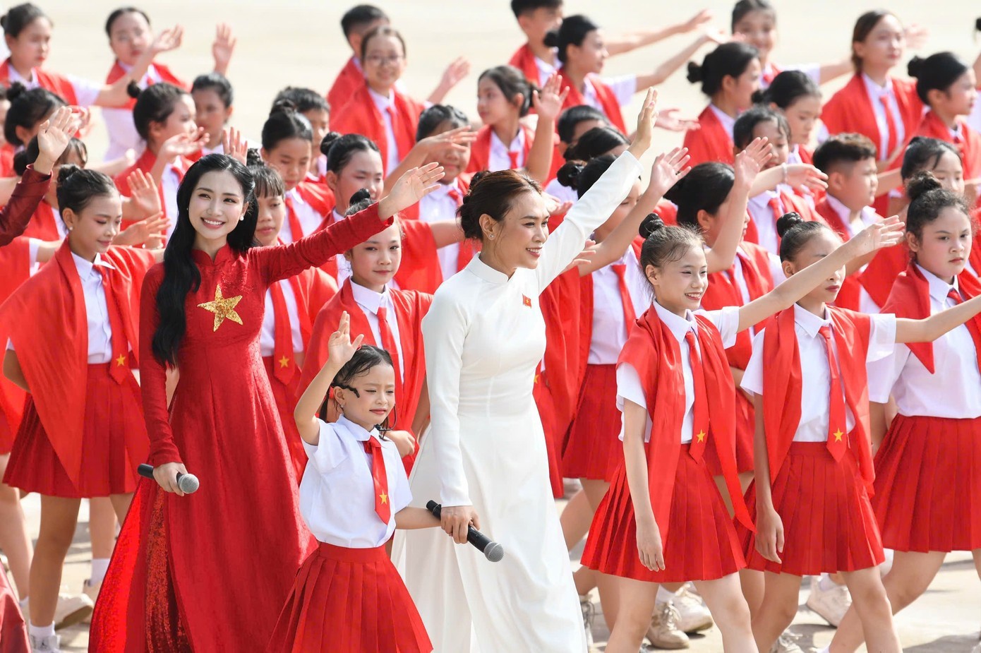 Mỹ T&acirc;m l&agrave; một trong số những nghệ sĩ g&oacute;p mặt tại chương tr&igrave;nh nghệ thuật đặc biệt Tầm nh&igrave;n mới, kỷ nguy&ecirc;n mới.