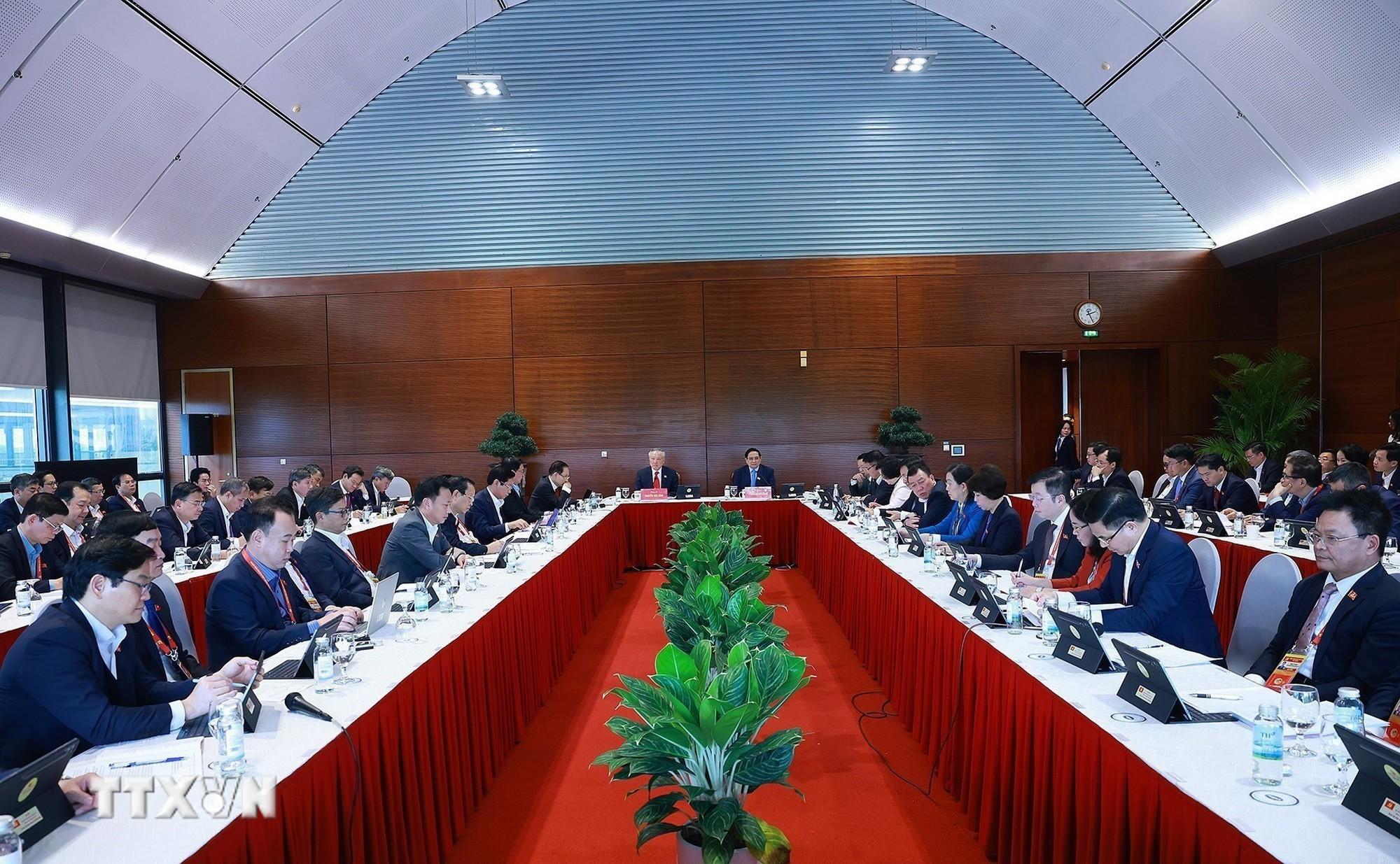 Ủy vi&ecirc;n Bộ Ch&iacute;nh trị, Thủ tướng Ch&iacute;nh phủ Phạm Minh Ch&iacute;nh ph&aacute;t biểu trong buổi thảo luận tại Đo&agrave;n. (Ảnh: TTXVN)