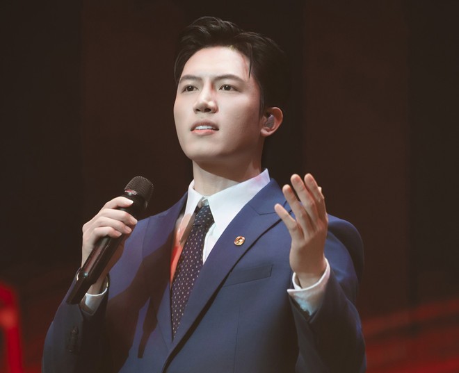 Anh T&uacute; lựa chọn thể hiện tiếng n&oacute;i nội t&acirc;m của một người trẻ trước những sự kiện trọng đại của d&acirc;n tộc.