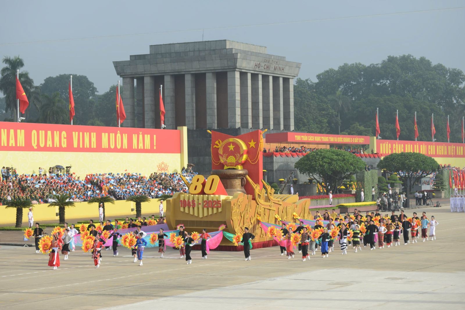 Khối diễu binh tại Quảng trường Ba Đ&igrave;nh trong Lễ diễu binh, diễu h&agrave;nh kỷ niệm Quốc kh&aacute;nh 2/9.