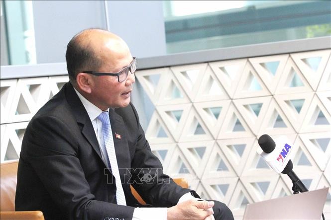 Thạc sĩ Uch Leang - quyền Vụ trưởng Vụ Nghi&ecirc;n cứu &Aacute;-Phi v&agrave; Trung Đ&ocirc;ng, Viện Quan hệ Quốc tế Campuchia (IRIC), Viện H&agrave;n l&acirc;m Ho&agrave;ng gia Campuchia (RAC); Chủ tịch Hội cựu Sinh vi&ecirc;n Campuchia học tập tại Việt Nam (CAVA) trả lời phỏng vấn ph&oacute;ng vi&ecirc;n TTXVN tại Phnom Penh.