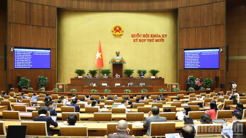 Quang cảnh phiên thảo luận ở hội trường chiều 2/12. 